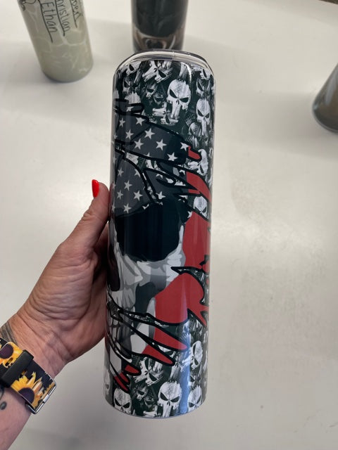 Skull gray and red men's insulated cup